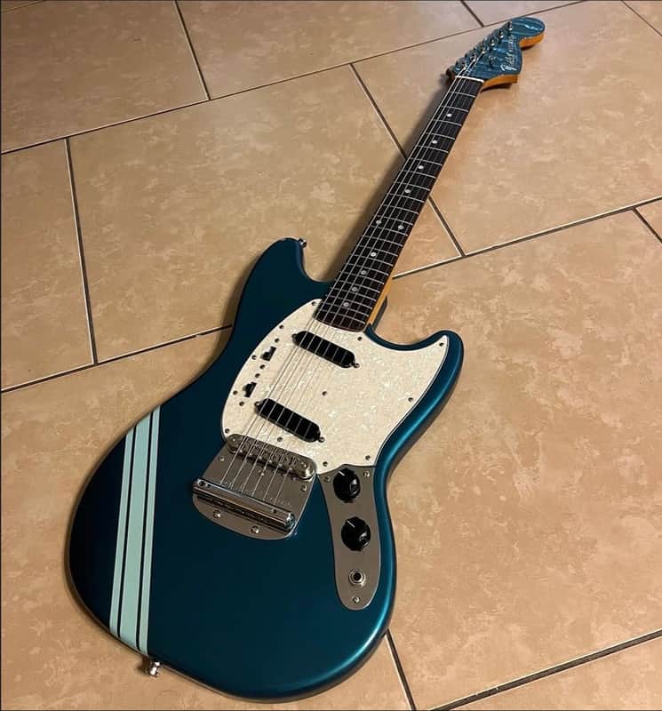 Fender Mustang Competition Burgundy MIJ