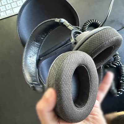 Sony MDR-7506 Professional Studio Monitor Headphones image 5