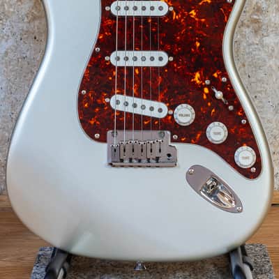 2004 Fender USA American Standard Stratocaster Shoreline Silver Tortoiseshell - Custom Shop pickups image 2