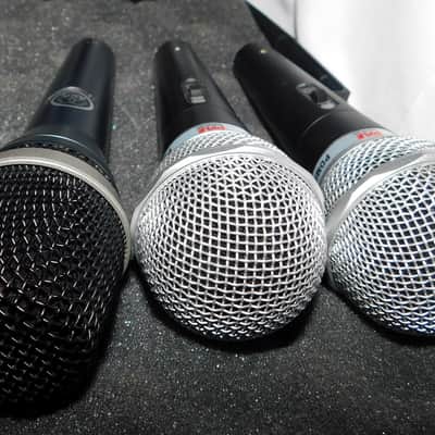 AKG D5 Standard Dynamic Vocal Microphone with 2 pyle mics in case image 3