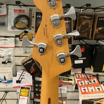Fender Player Plus Jazz Bass V with Pau Ferro Fretboard 2021 - Present - 3-Tone Sunburst image 9