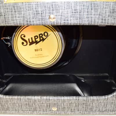 Supro 1696RT Black Magick Reverb 1x12" 25-watt Tube Combo Amp image 14