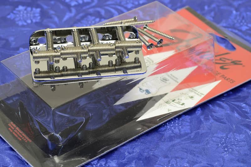 Fender Threaded Saddle Bass Bridge Assembly, 0990804100 image 1