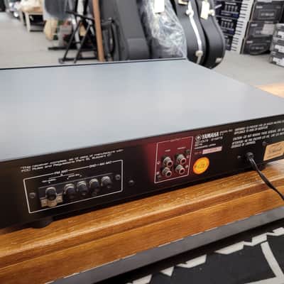 Yamaha T-1 Natural Sound Stereo Tuner Black image 7