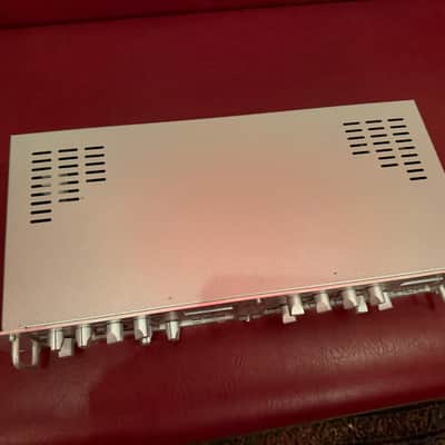 dbx 576 Vacuum Tube Preamplifier and Compressor 1990s - Silver image 2