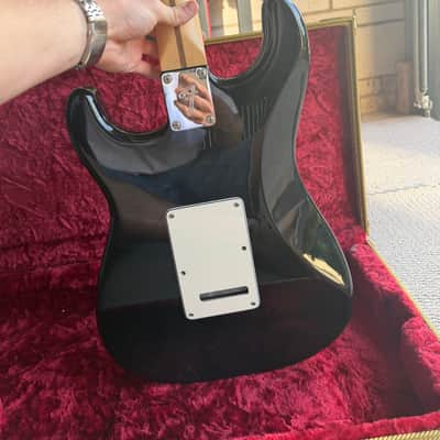 Fender Player II Stratocaster 2024 - Present - Black with White Pickguard image 5