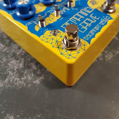 Discomfort Designs Riemans grave - Yellow and blue image 6