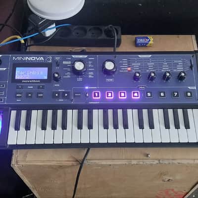 Novation MiniNova 37-Key 18-Voice Synthesizer 2012 - Present - Blue