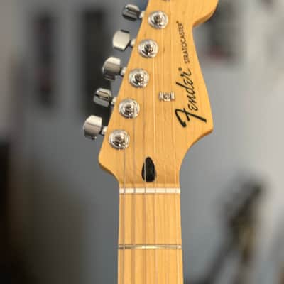 Fender Standard Stratocaster Satin, Maple Fingerboard - Blaze Gold 2013 image 3