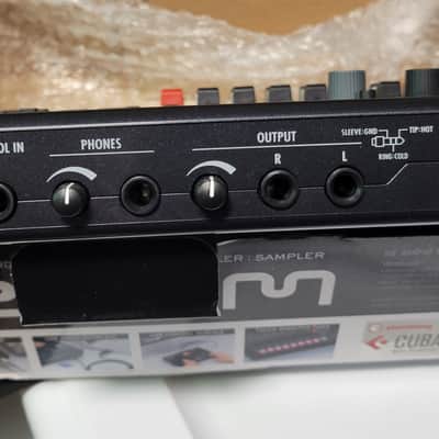 Zoom R8 Recorder: Excellent Condition. image 5