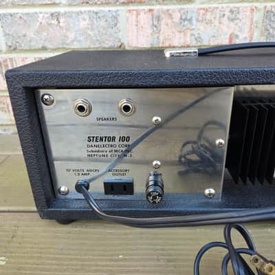 Vintage Late 1960's Coral (Danelectro) Stentor 100 Solid State Bass Amplifier w/ Original Cover! image 4