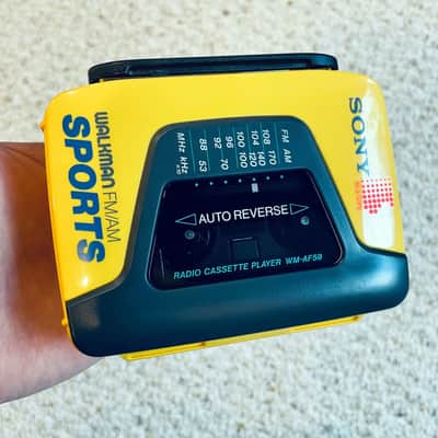 Sony WM-AF59 Walkman Cassette Player, Excellent Yellow, Working ! image 3