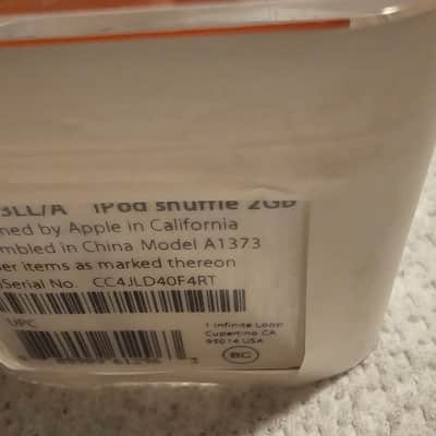 Apple A1373 [PD773LL/A] 2 GB iPod Shuffle in Original Packaging image 2