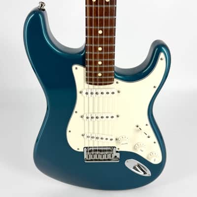 2000 Fender American Standard Stratocaster – Aqua Marine Metallic image 4