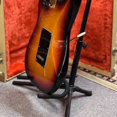 1992 Fender Stevie Ray Vaughan Stratocaster with Pau Ferro Fretboard - 3-Color Sunburst image 11