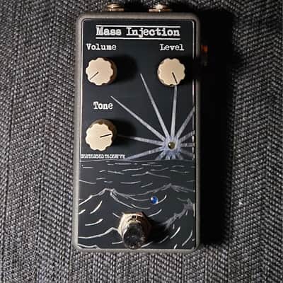 Sentenced To Deaf FX - Mass Injection Wavefolding Fuzz 2025 - Textured Gray image 1