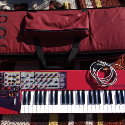 Nord Lead 2 49-Key 12-Voice Polyphonic Synthesizer 1997 - 2003 Red