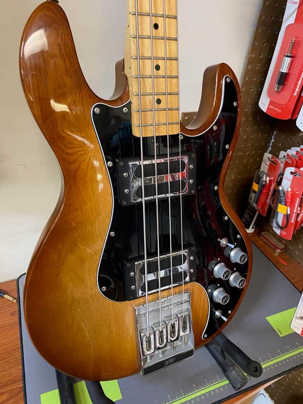 Peavey T-40 with Maple Fretboard