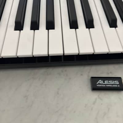 Alesis Vortex 2 Wireless Keytar USB/MIDI Controller 2010s - Black image 4