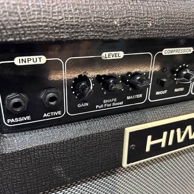 Immagine Hiwatt Maxwatt B300 Bass Combo - 2