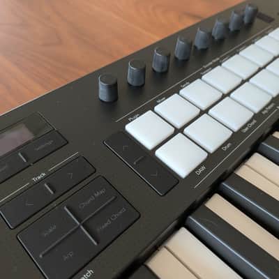 Novation Launchkey 37 MKIV MIDI Keyboard Controller - Black image 9