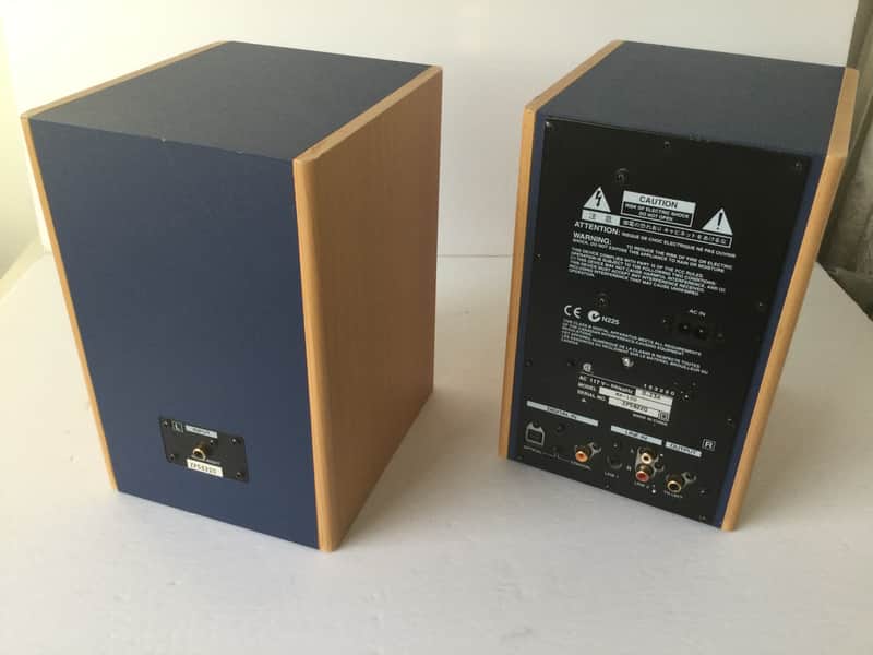 Roland EDIROL Digital Stereo Micro Monitor Speakers MA-10D Optical