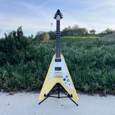Gibson Flying V '67 1991 Early Reissue Alpine White image 3