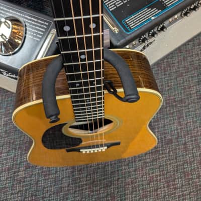 Martin Standard Series D-28 Left-Handed 2018- Natural image 5