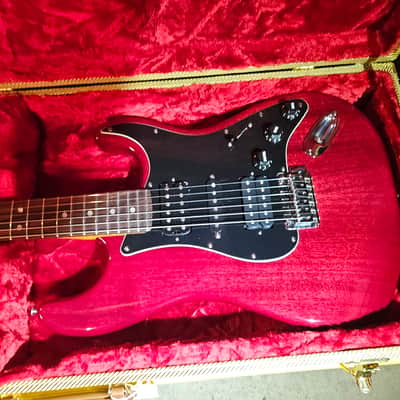 Fender modern player strat Mahogany body, tweed hardshell case image 2