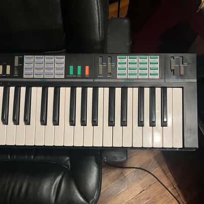 Yamaha PSR-12 image 2
