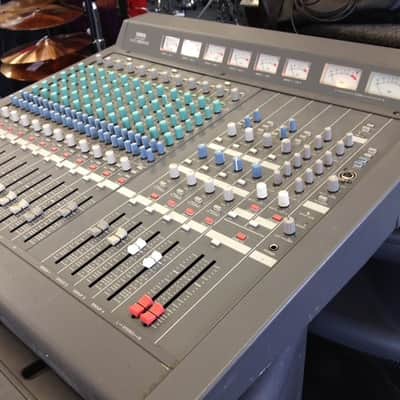 Yamaha MC1204 II Mixer with Analog Meters - Vintage w/Hard case