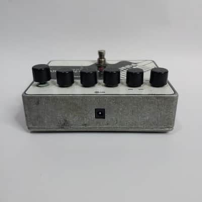 Electro-Harmonix White Finger Analog Optical Compressor with 40V Power Supply image 6