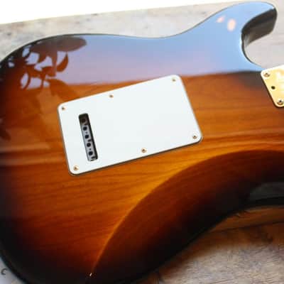 FENDER "60th Anniversary Commemorative Stratocaster" HARDCASE, 3, 44 KG image 15