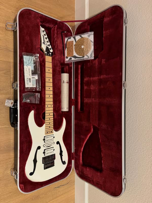 Ibanez PGM300RE-WH 20th Anniversary Paul Gilbert Signature 2009 - White image 1