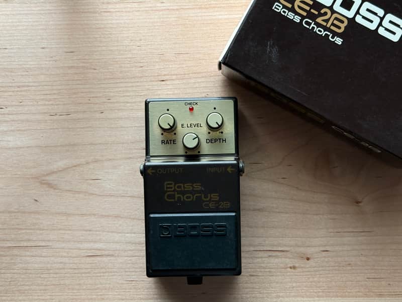 Boss CE-2B