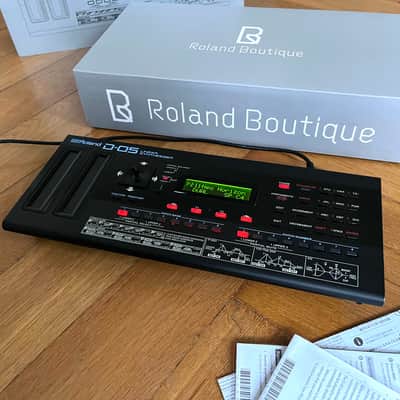 Roland D-05 Boutique Series Linear Synthesizer - complete set image 2