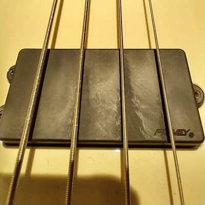 1997-Vintage USA-made Peavey Millennium bass guitar image 15
