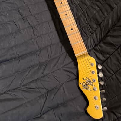 Mario Martin Model T 2025 - Nitrocellulose Aztek Gold image 10