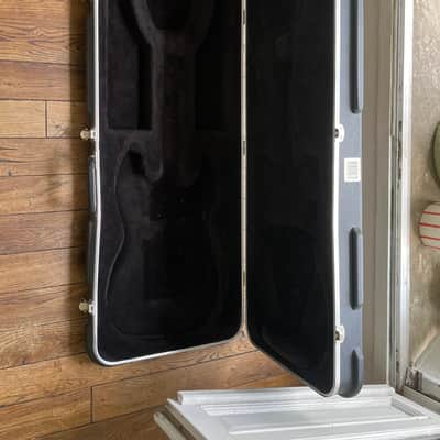 Ernie Ball Music Man Flight case / bass cases / housse rigide Mid-2000 - Black image 2