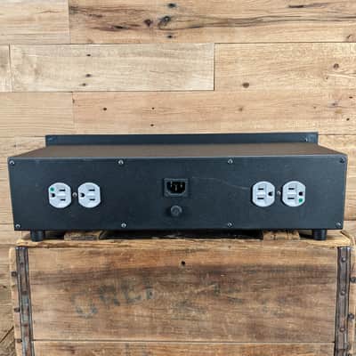 Transparent PowerIsolator 4 Power Conditioner ( one of two we have posted for sale ) image 6