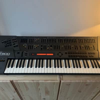 Roland JD-800 61-Key Programmable Synthesizer 1991 - 1995 - Carbon