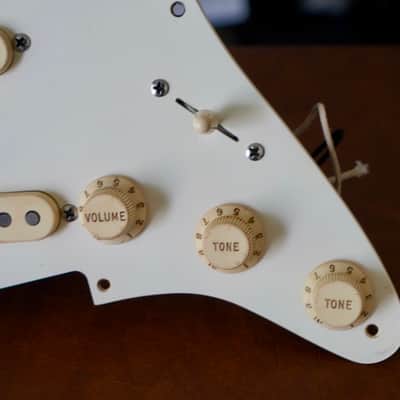Immagine Fender Big Dipper John Mayer Signature JM SSS Loaded Guard Aged White - 3
