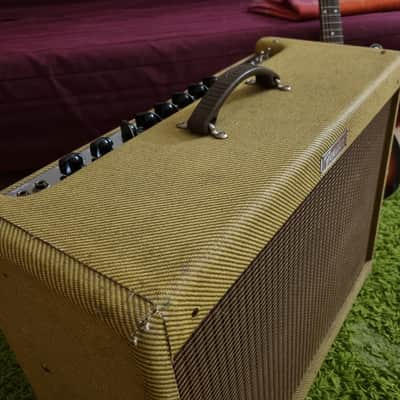 Fender Blues Deluxe 2-Channel 40-Watt 1x12" Guitar Combo 1994 - 1996 image 9