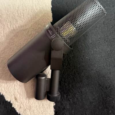 Shure SM7B Cardioid Dynamic Microphone 2001 - Present - Black