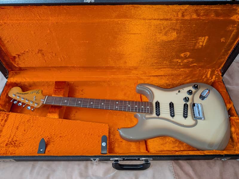 Fender 70th Anniversary Vintera II Stratocaster 2024 - Antigua image 1
