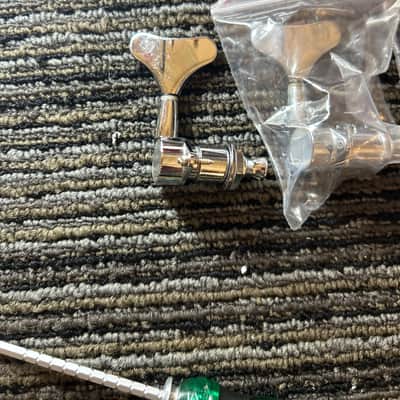 Samick LB 11 Bass Tuning Heads 2015 - Chrome image 1