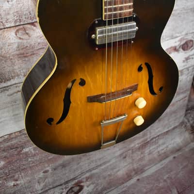 Silvertone H-61 1957 - Sunburst image 2