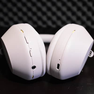 Sony WH-1000XM5/P Wireless Noise-Canceling Over-the-Ear Headphones image 8