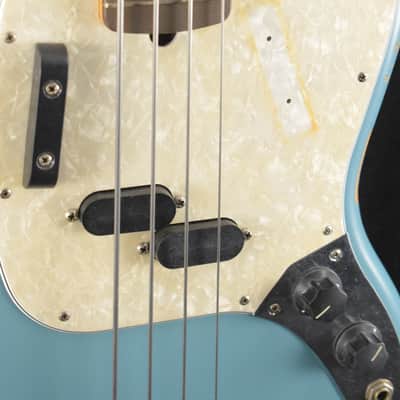 Fender JMJ Road Worn Mustang Bass Faded Daphne Blue Rosewood Fingerboard image 3