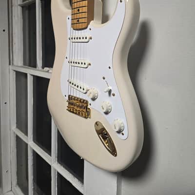 Fender Limited Vintera III late 50's Stratocaster image 3